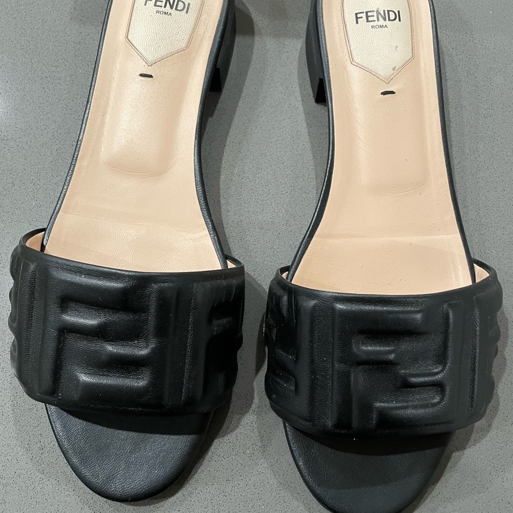 Fendi Flats